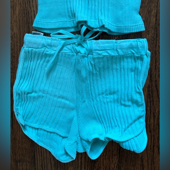SUNCHILD ribbed, crew cut tank top with matching shorts in turquoise. Size 8. - Picture 2 of 4